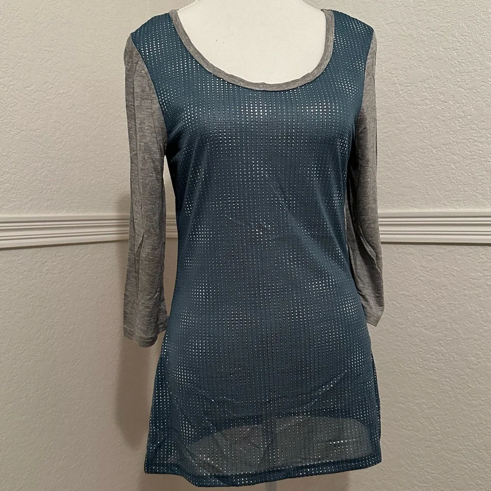 BKE Turquoise & Grey Foil 3/4 Sleeve Top ✨